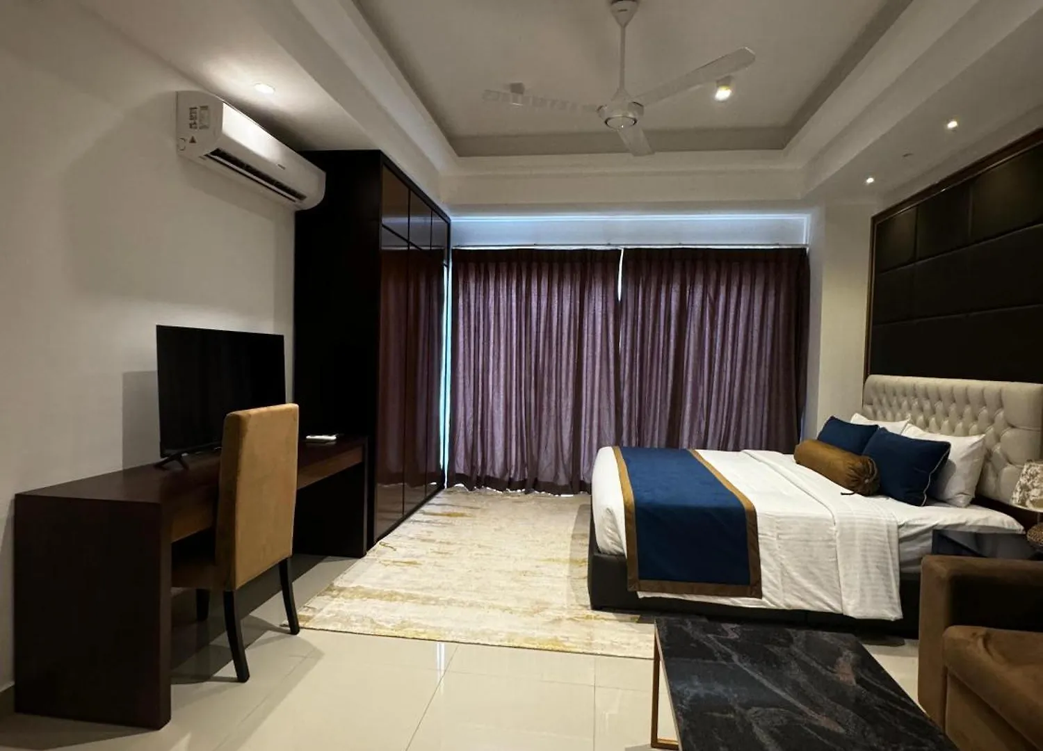 Ocean Breeze Negombo Apartment Sri Lanka